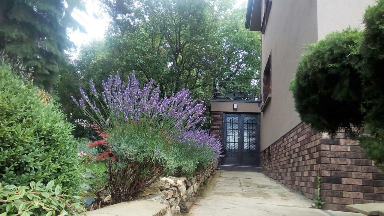 Apartman V Zahrade Praha Troja - Apartment In The Garden Prague Troja Exterior photo